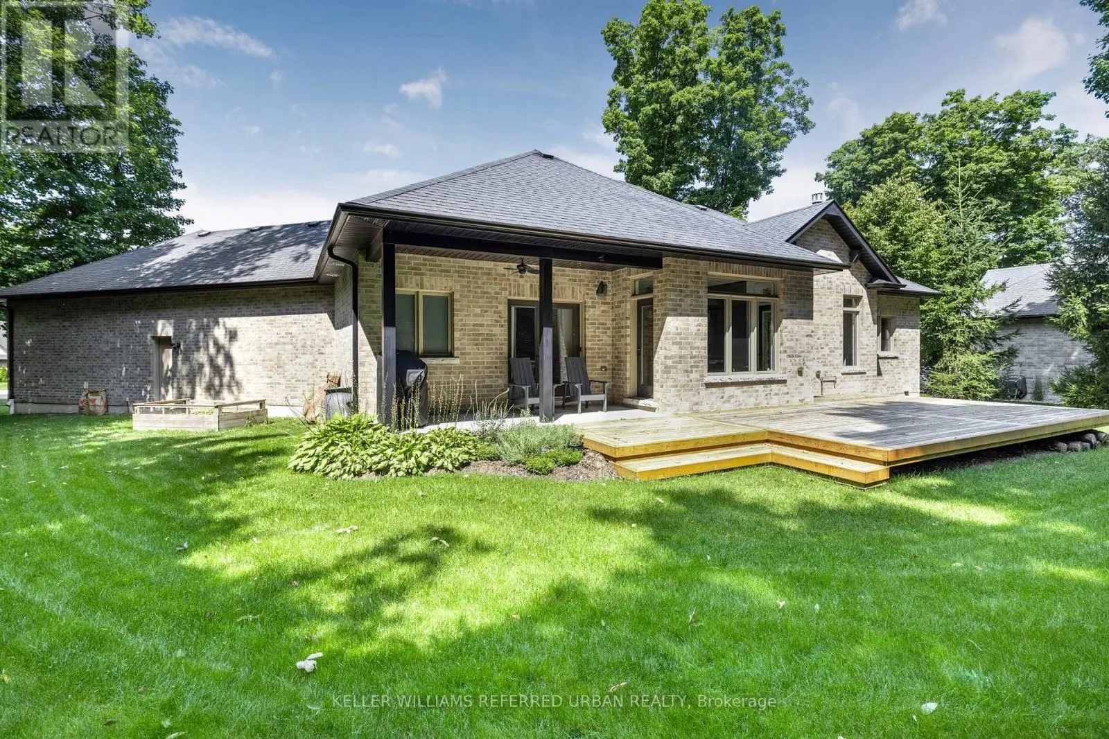 25 HERON BOULEVARD