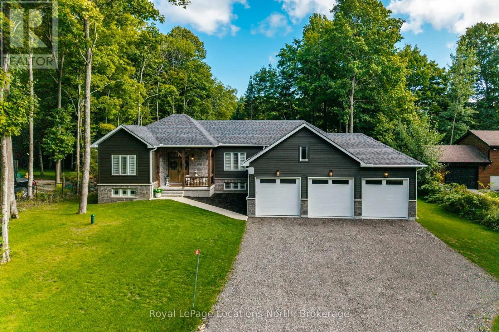 15 PINECONE AVENUE