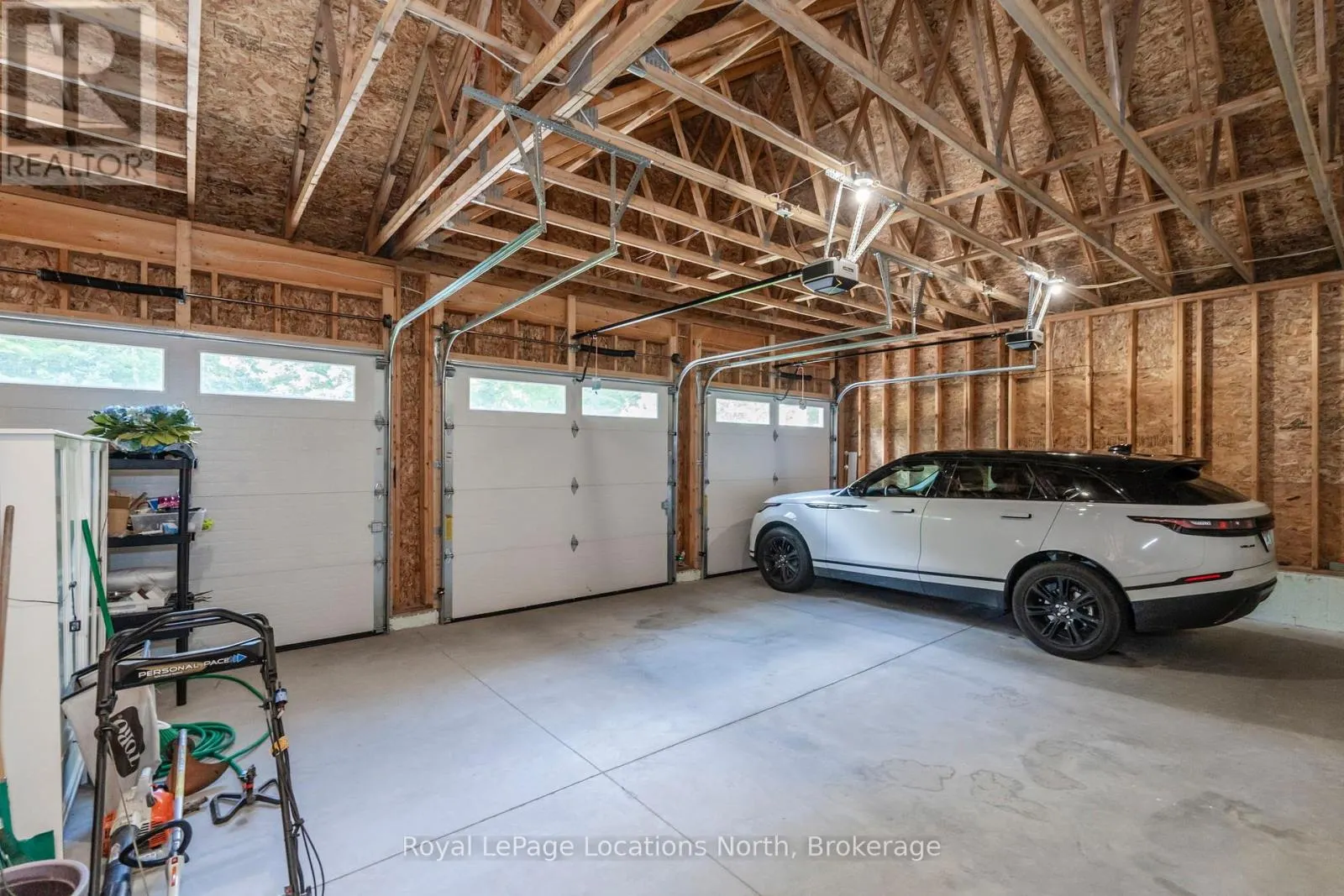 15 PINECONE AVENUE