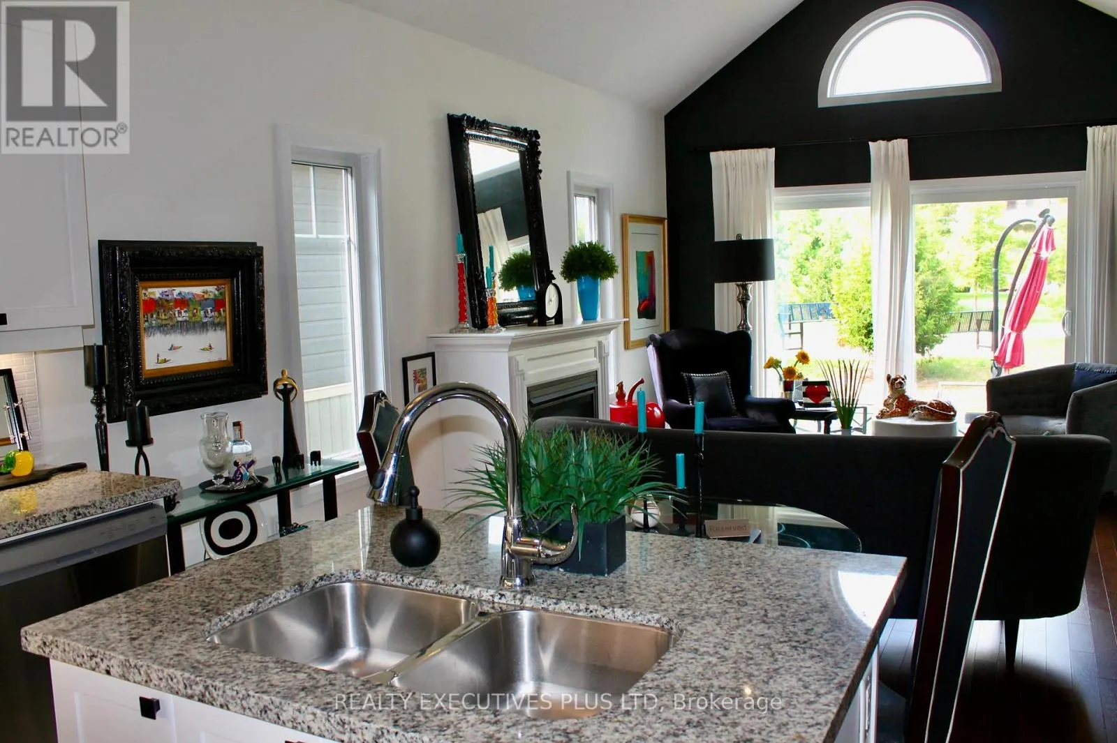 77 KARI CRESCENT