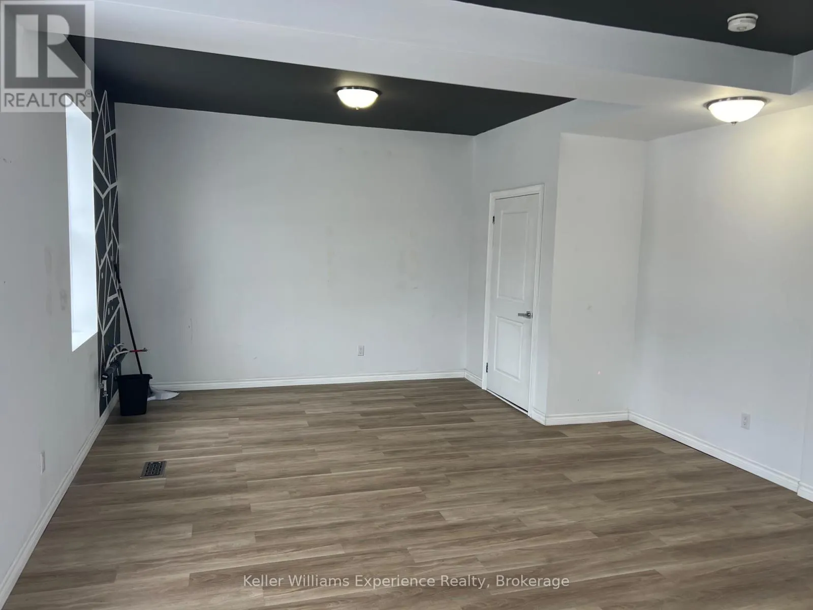 A - 366 FIRST STREET, #A