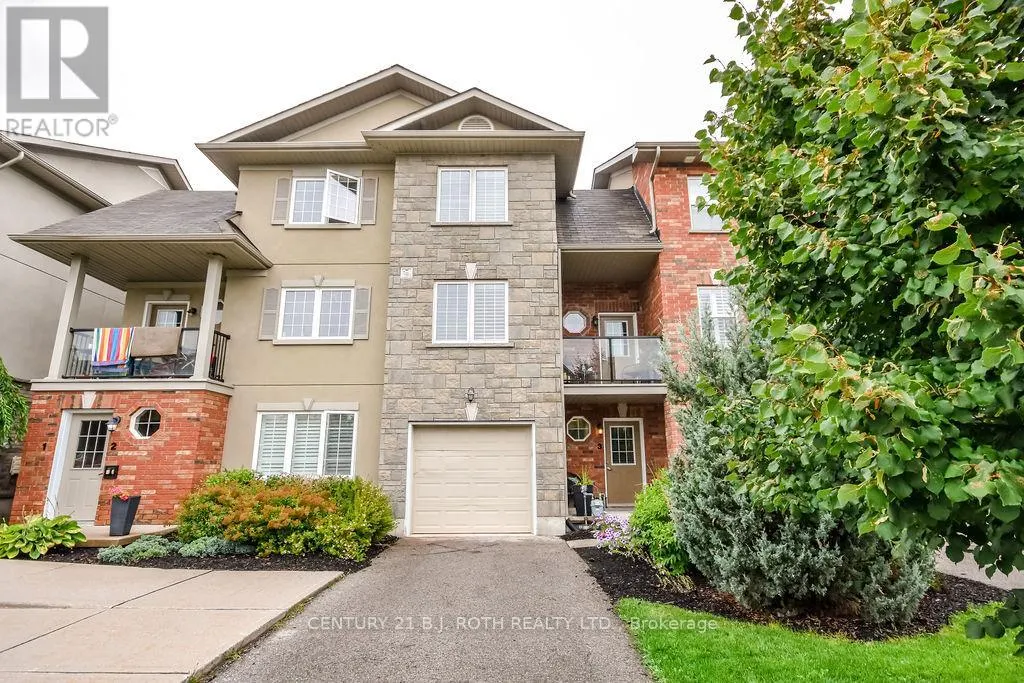 3 - 49 FERNDALE DRIVE S