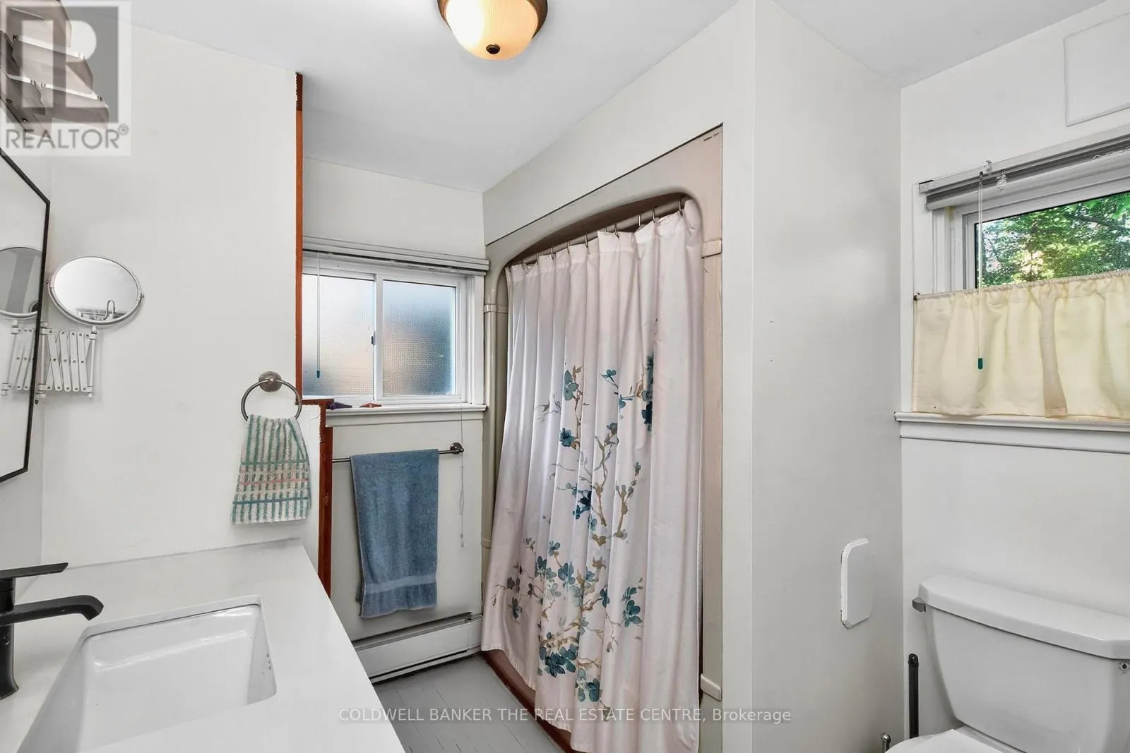 115 LAKESHORE ROAD W