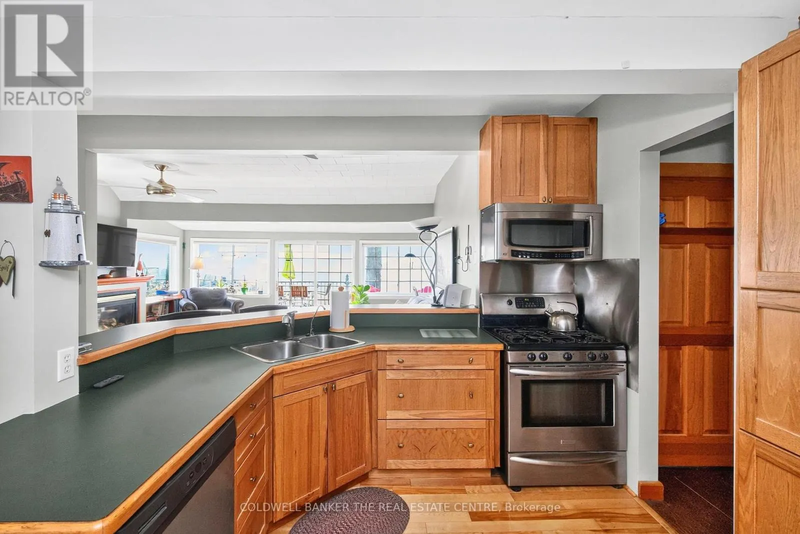 115 LAKESHORE ROAD W
