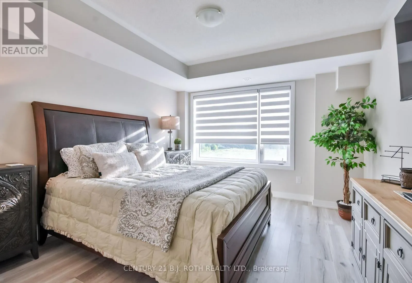 64 APPLETREE LANE