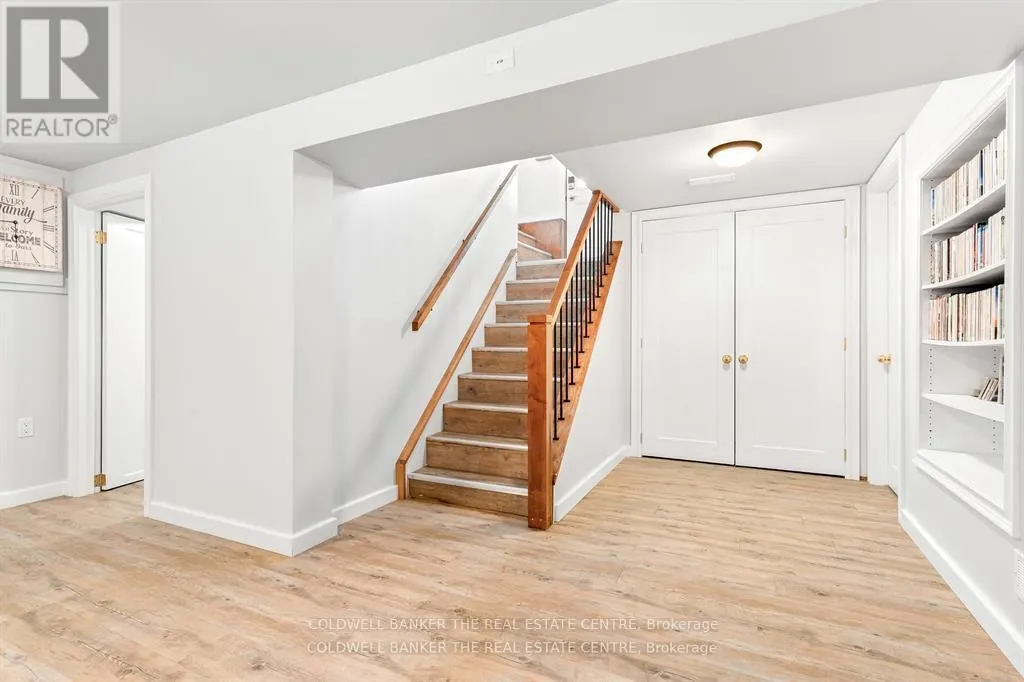 7 LEACH STREET