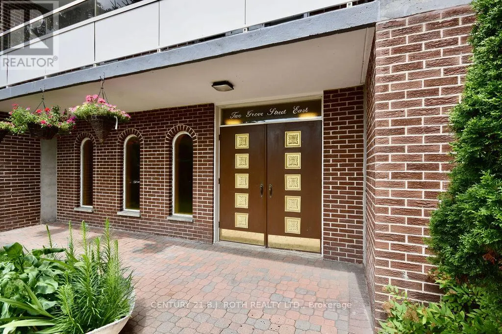 21 - 2 GROVE STREET E
