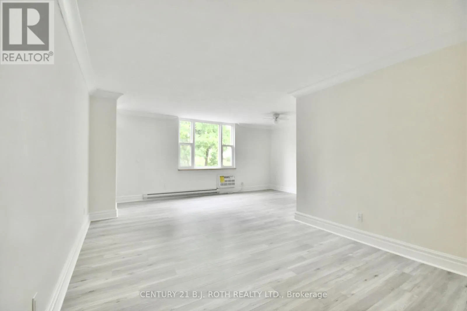 21 - 2 GROVE STREET E