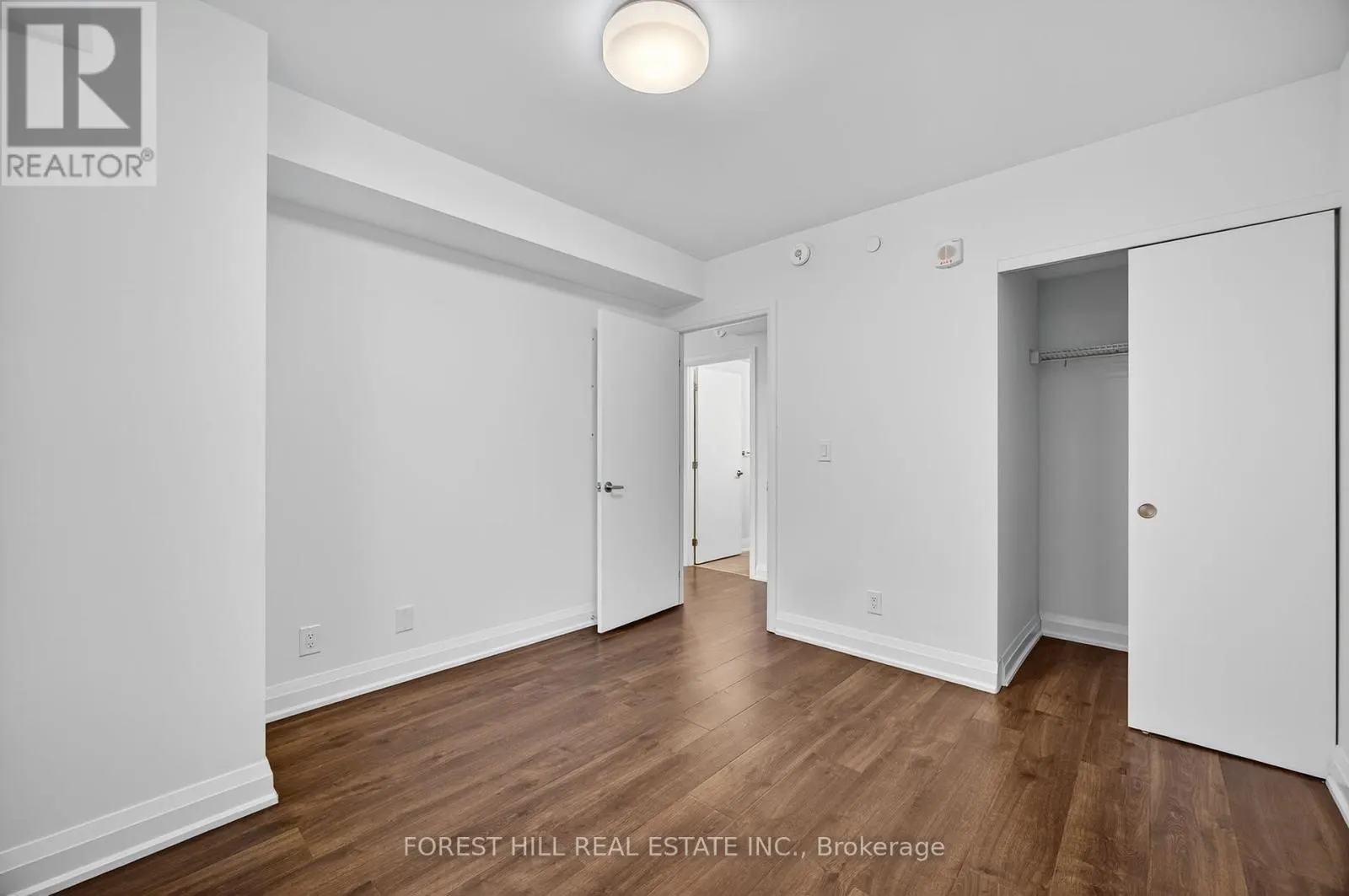 305 - 58 LAKESIDE TERRACE