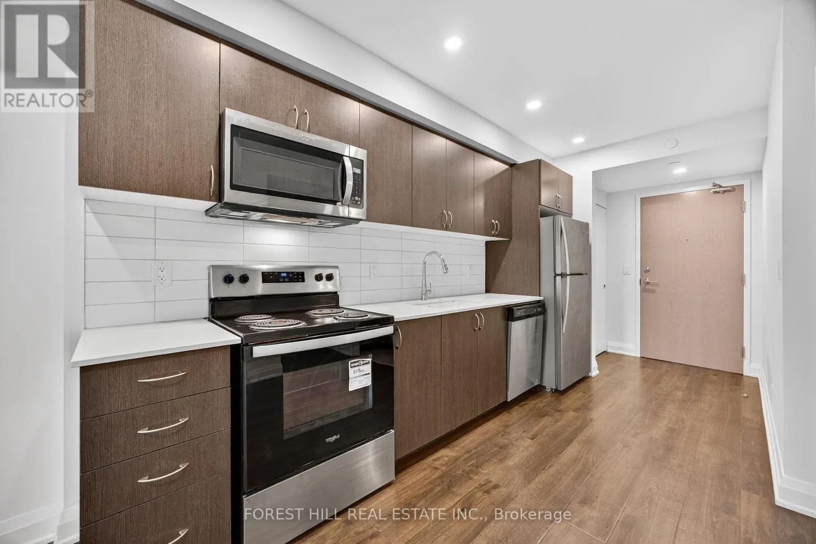305 - 58 LAKESIDE TERRACE