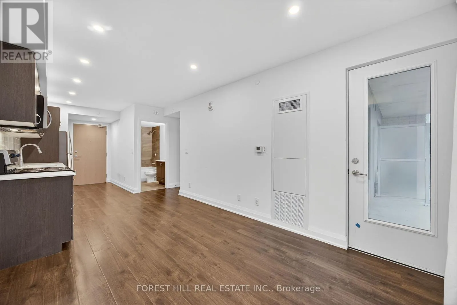305 - 58 LAKESIDE TERRACE