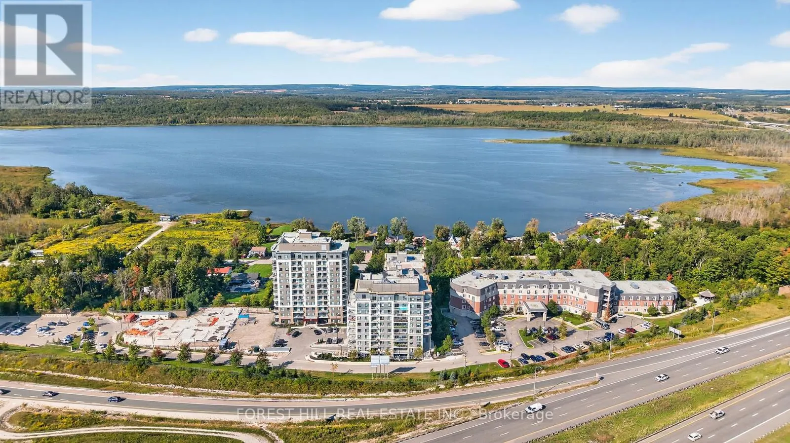 305 - 58 LAKESIDE TERRACE