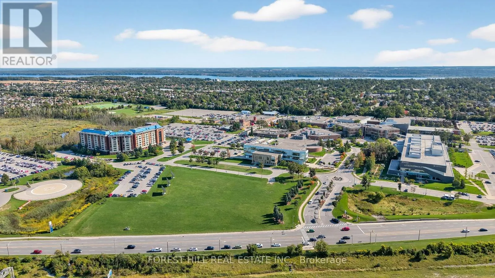 305 - 58 LAKESIDE TERRACE