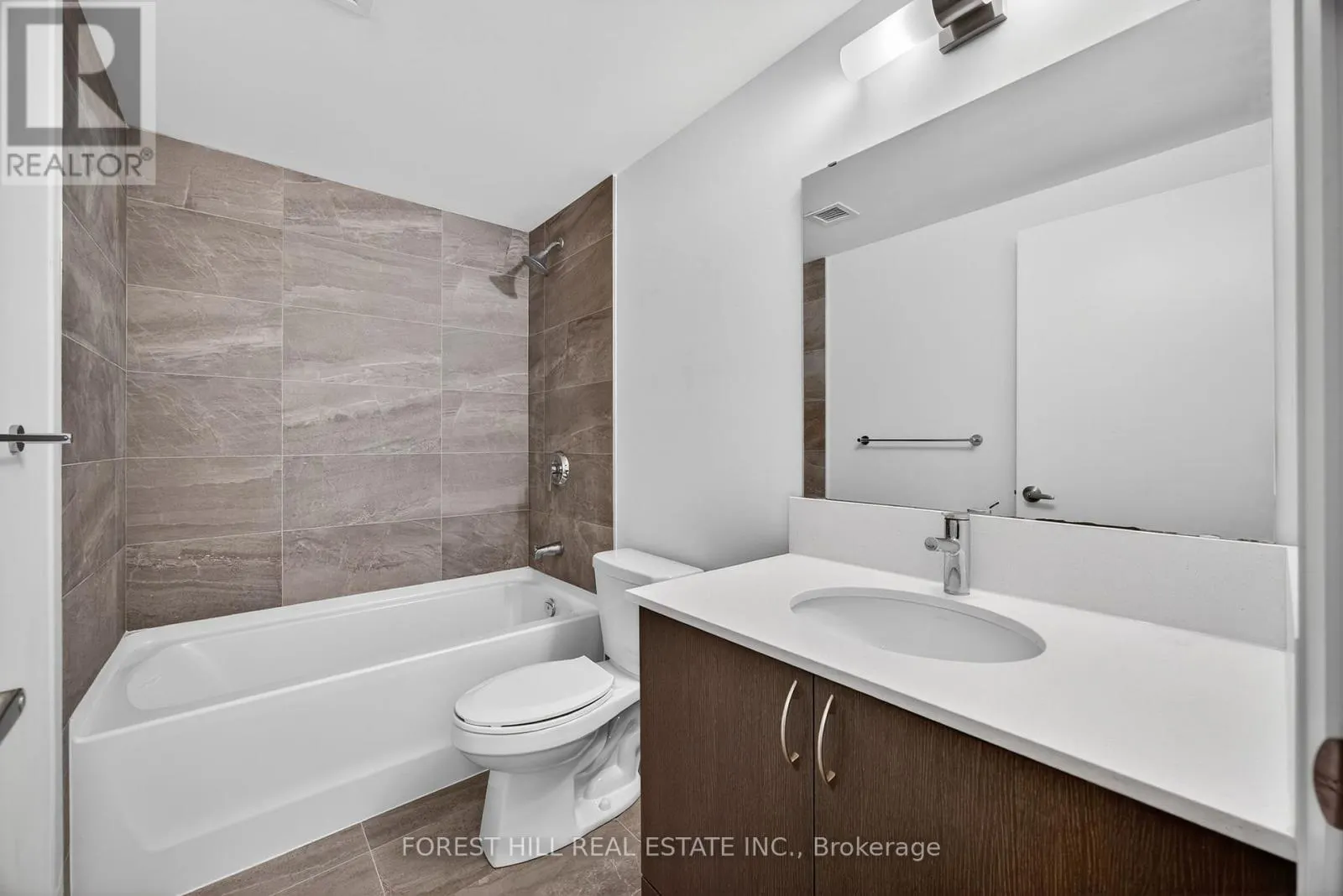 305 - 58 LAKESIDE TERRACE