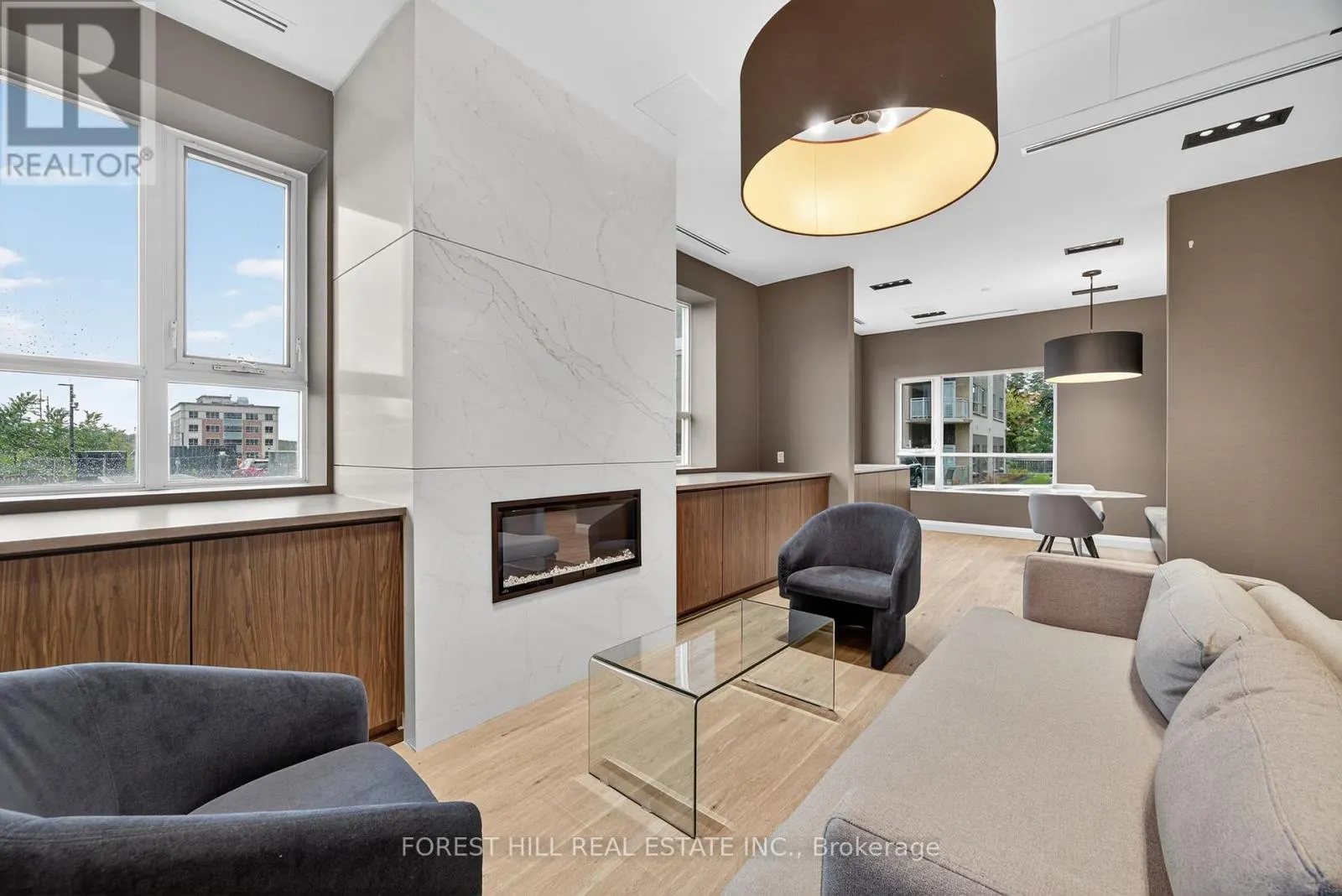 305 - 58 LAKESIDE TERRACE