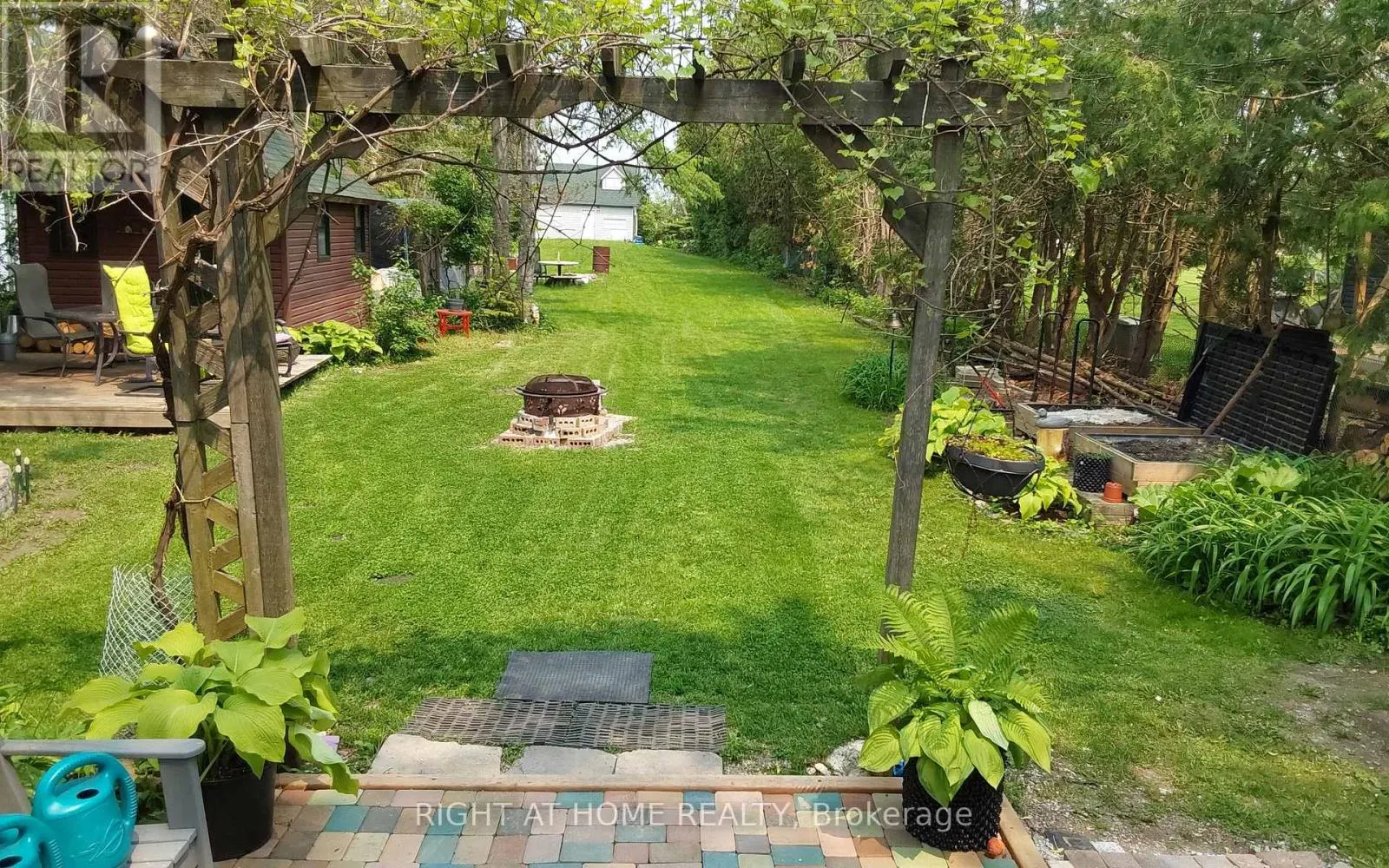 2323 LAKESHORE DRIVE
