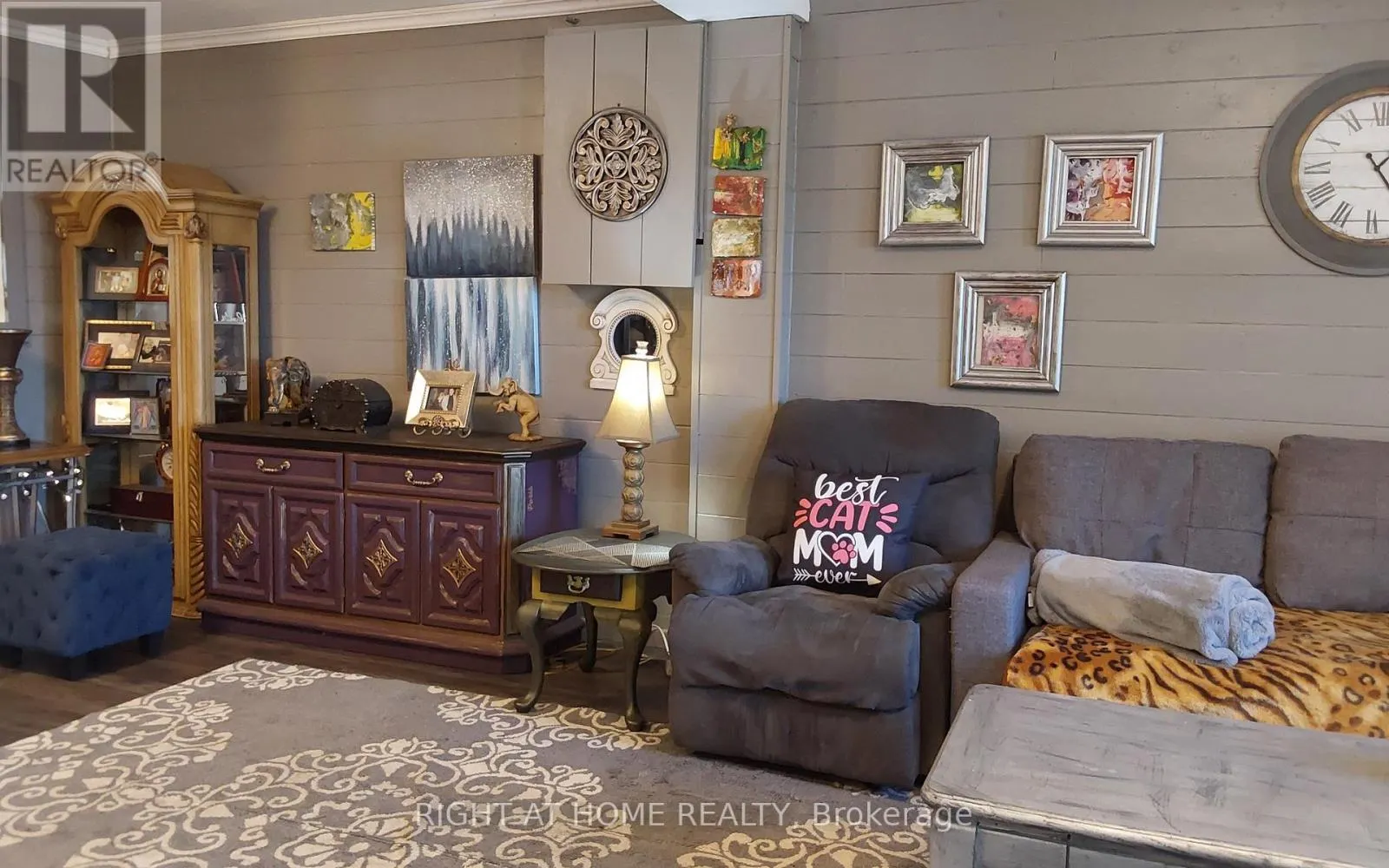 2323 LAKESHORE DRIVE