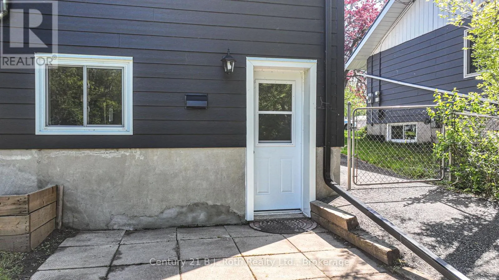 571 HIGH STREET