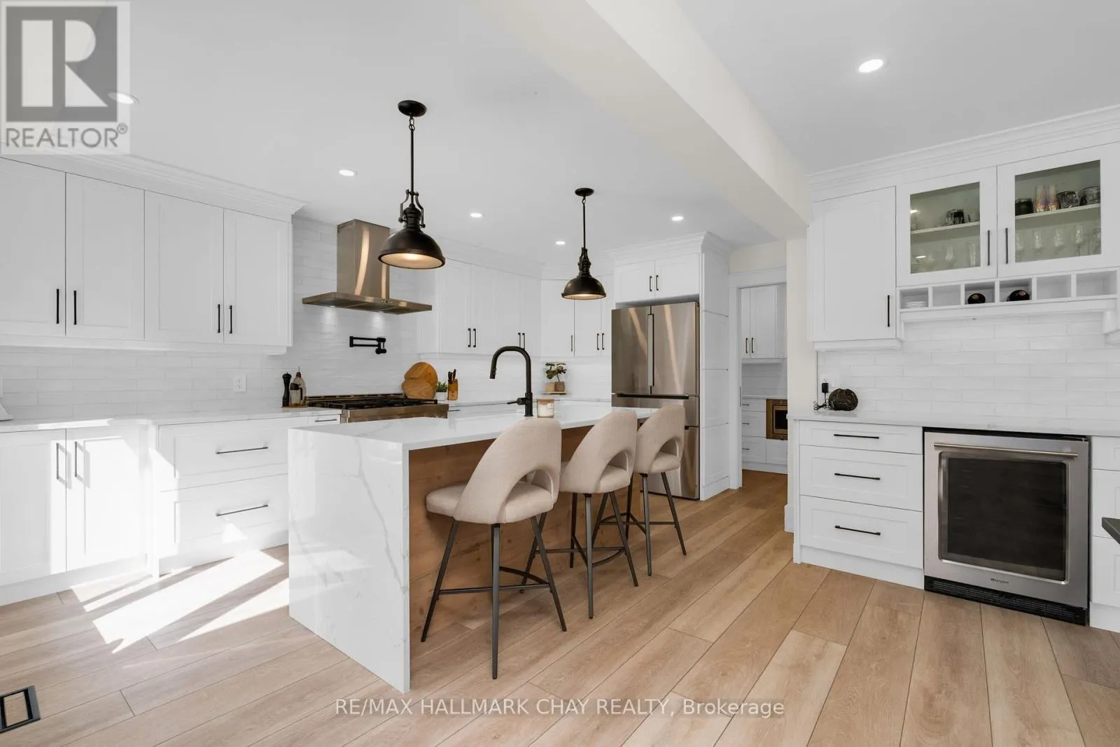 3 HEATHERWOOD DRIVE