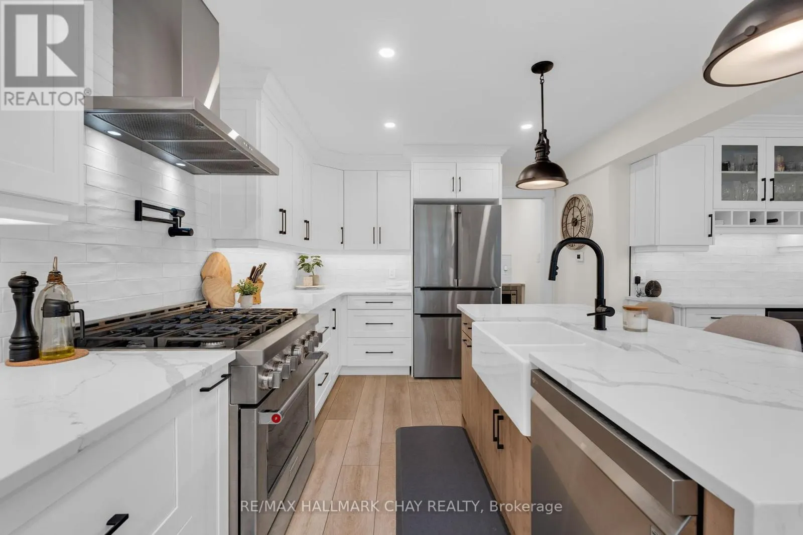 3 HEATHERWOOD DRIVE