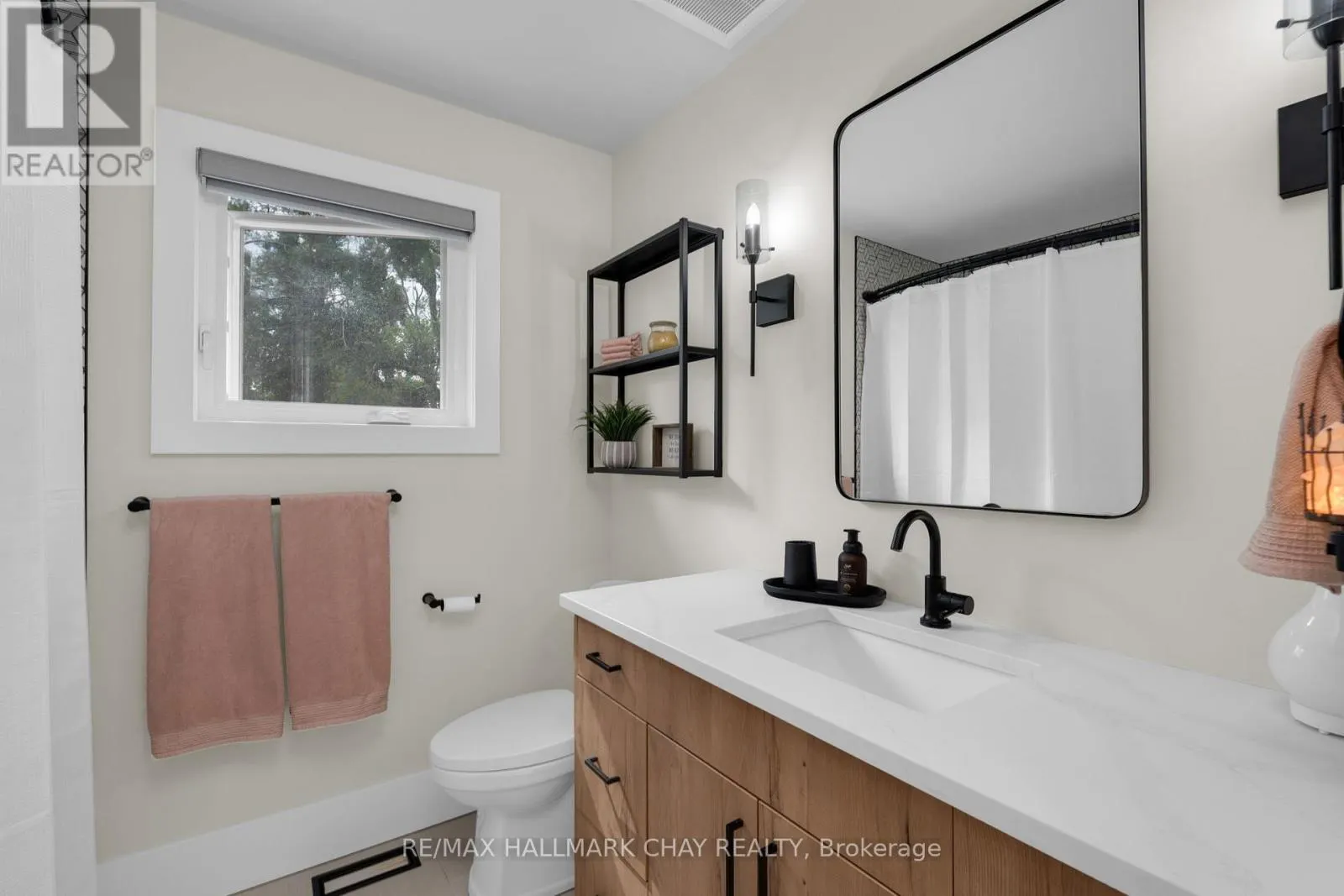 3 HEATHERWOOD DRIVE