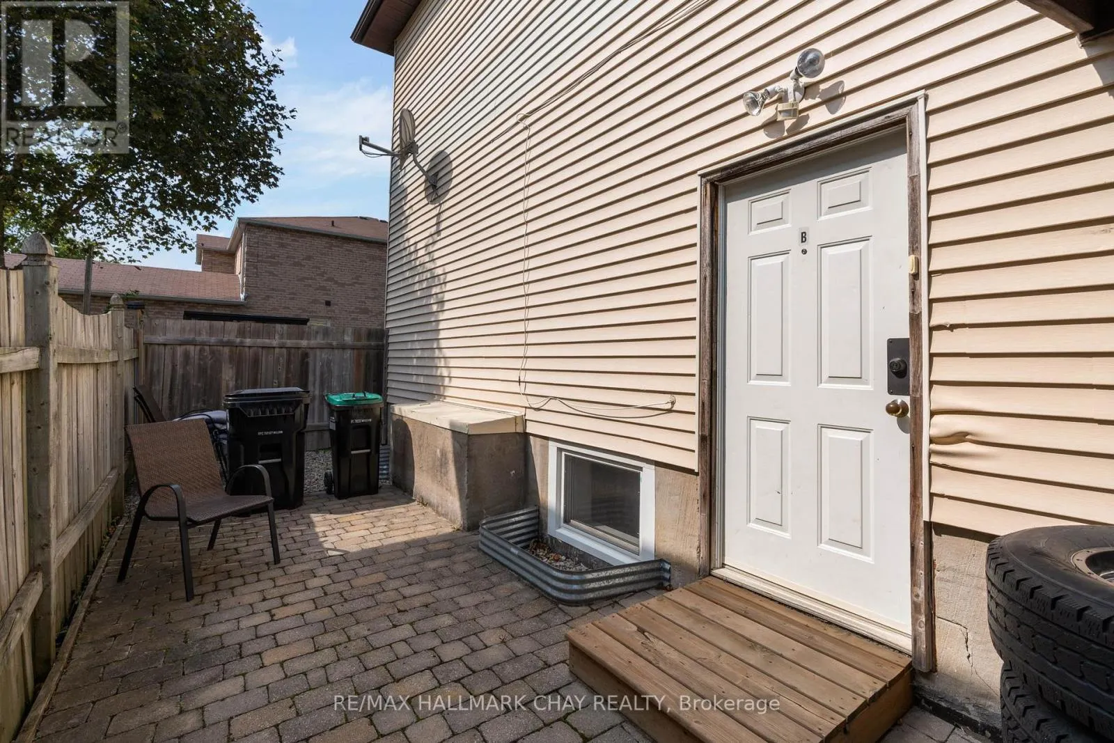 294 HICKLING TRAIL