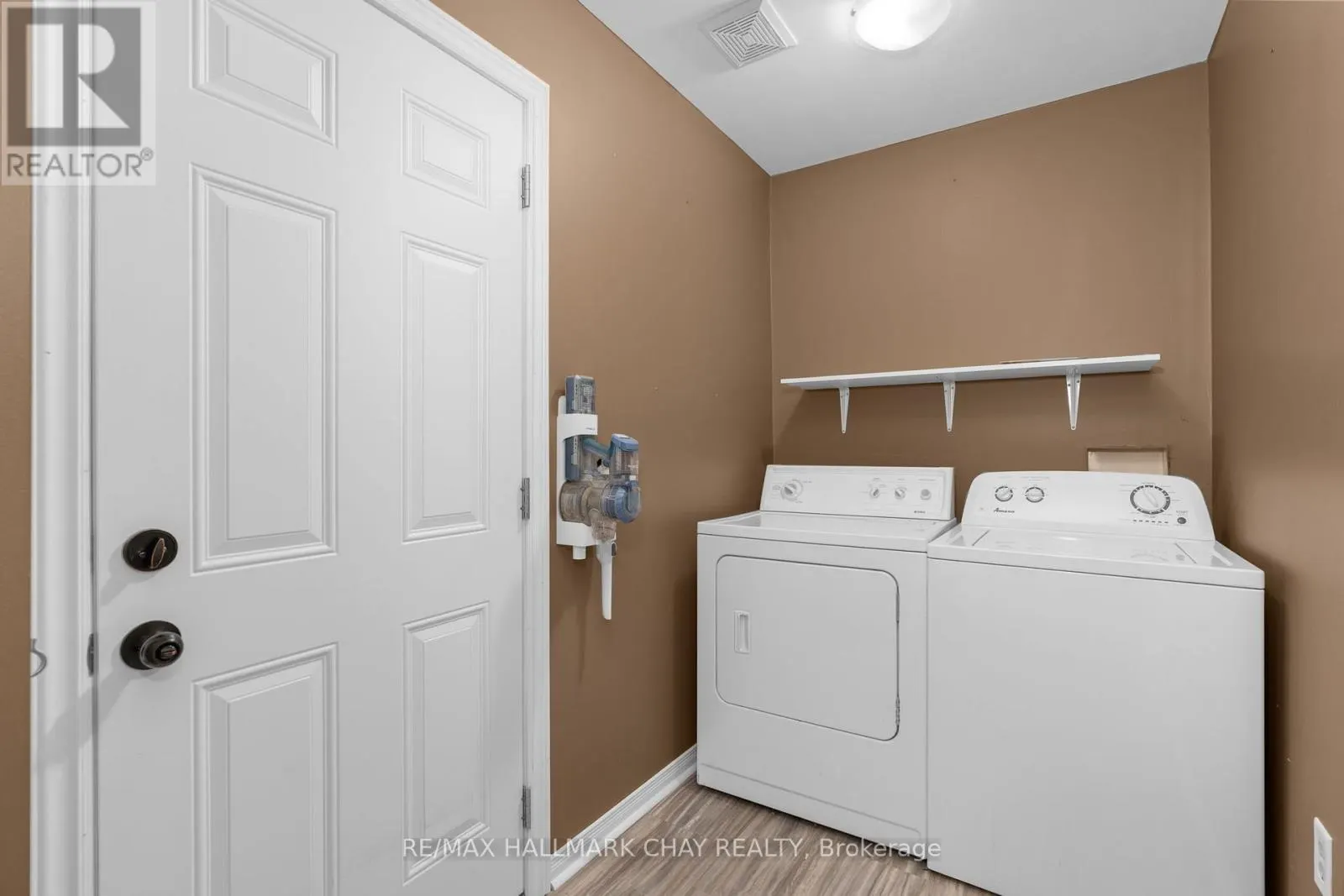 294 HICKLING TRAIL