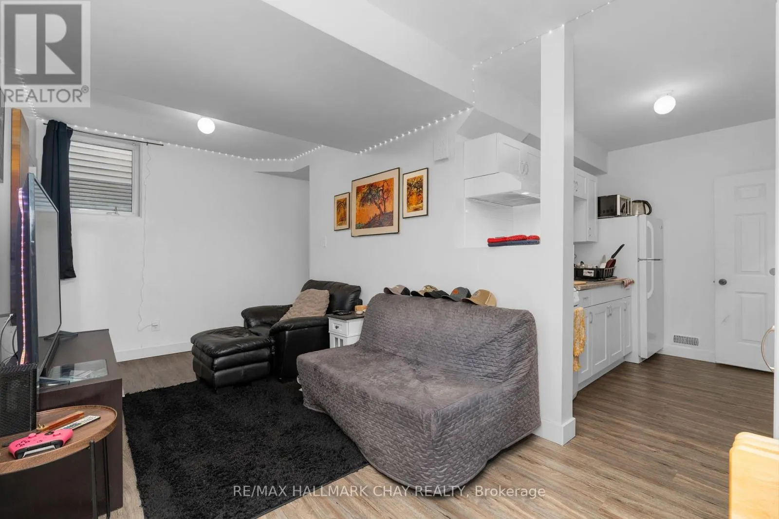 294 HICKLING TRAIL