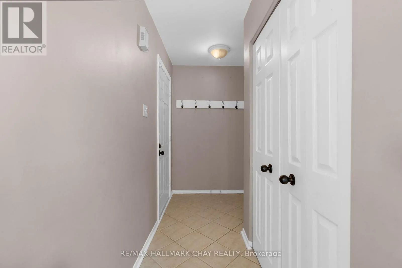 294 HICKLING TRAIL