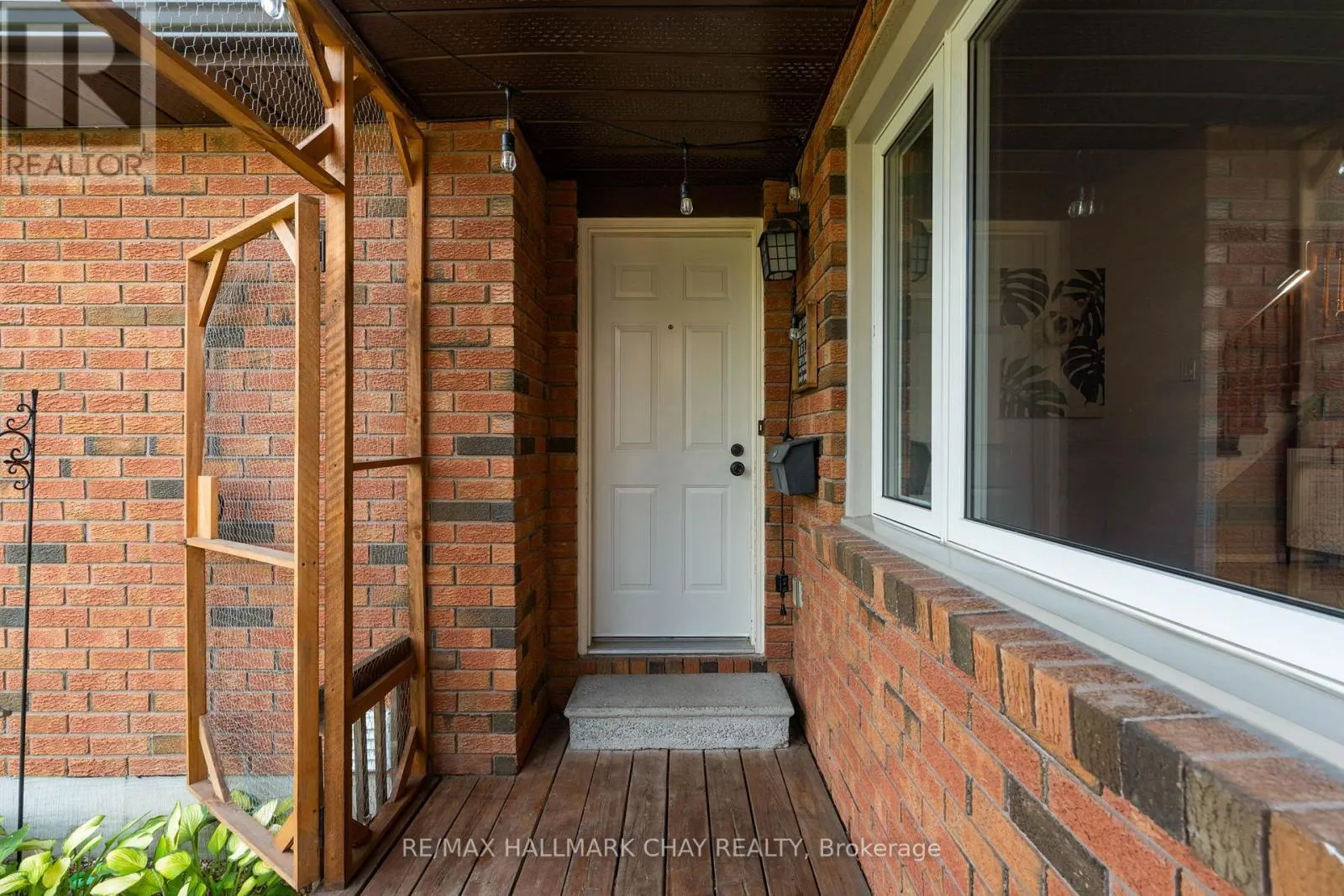 294 HICKLING TRAIL