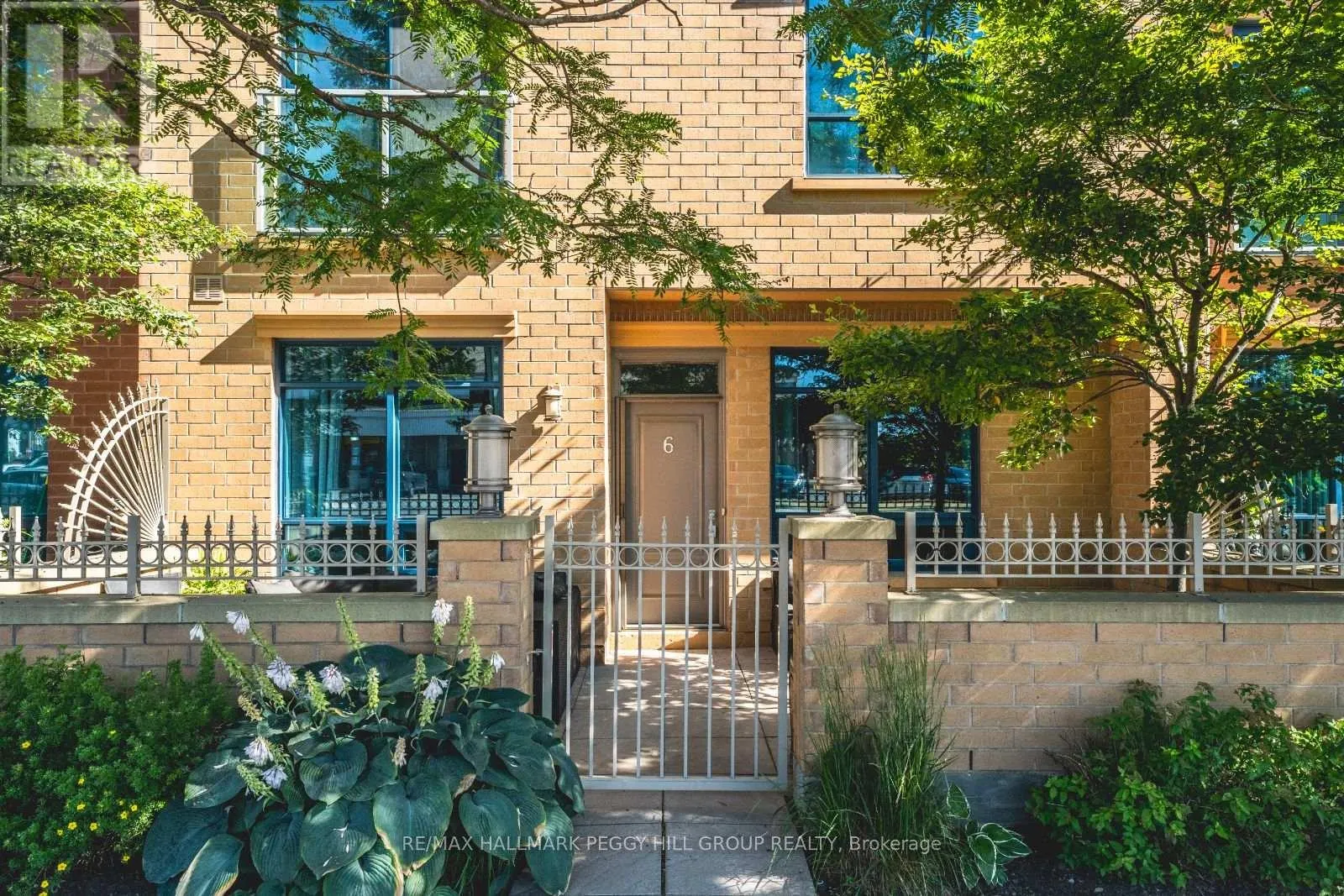 6 VICTORIA STREET