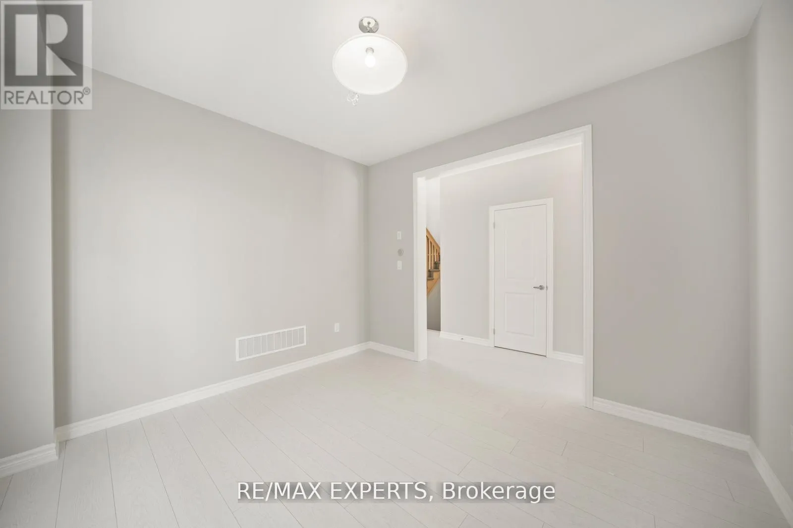 216 CUBITT STREET