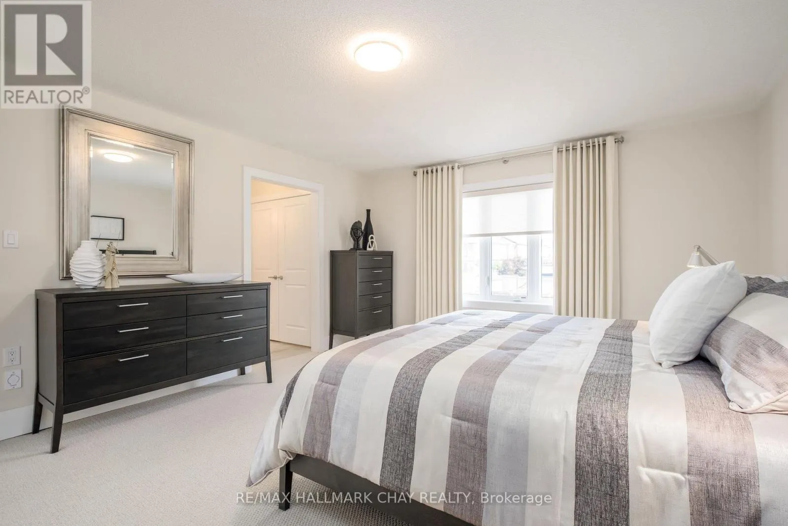 38 RUGMAN CRESCENT