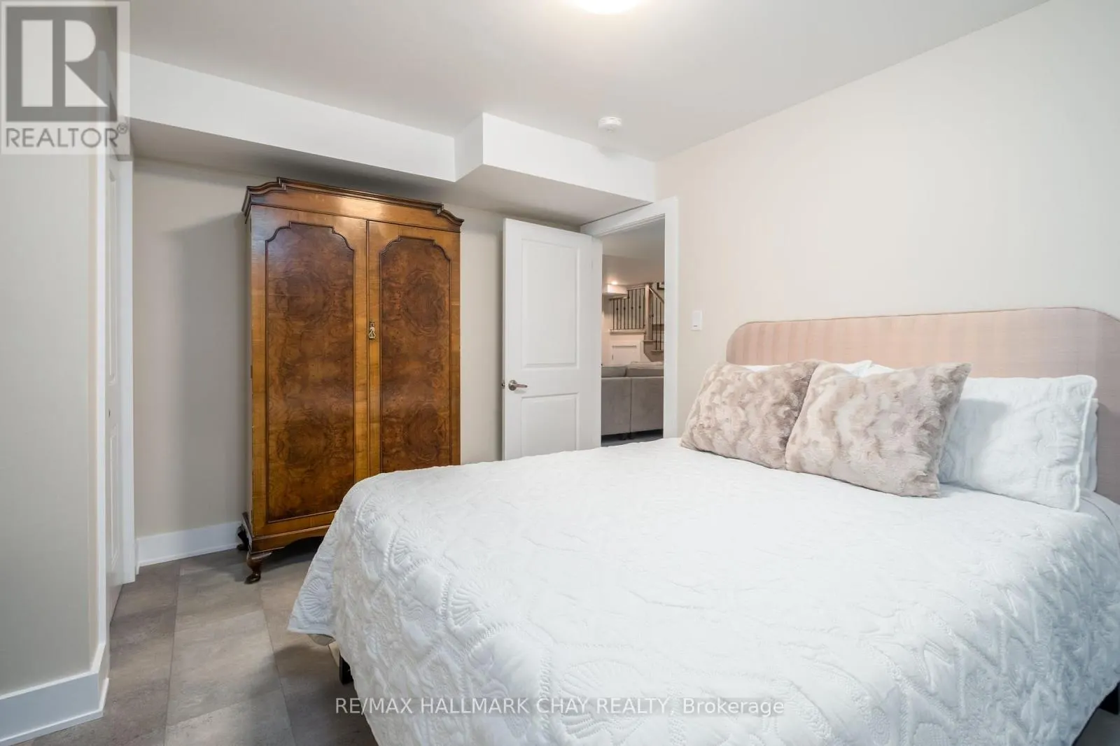 38 RUGMAN CRESCENT