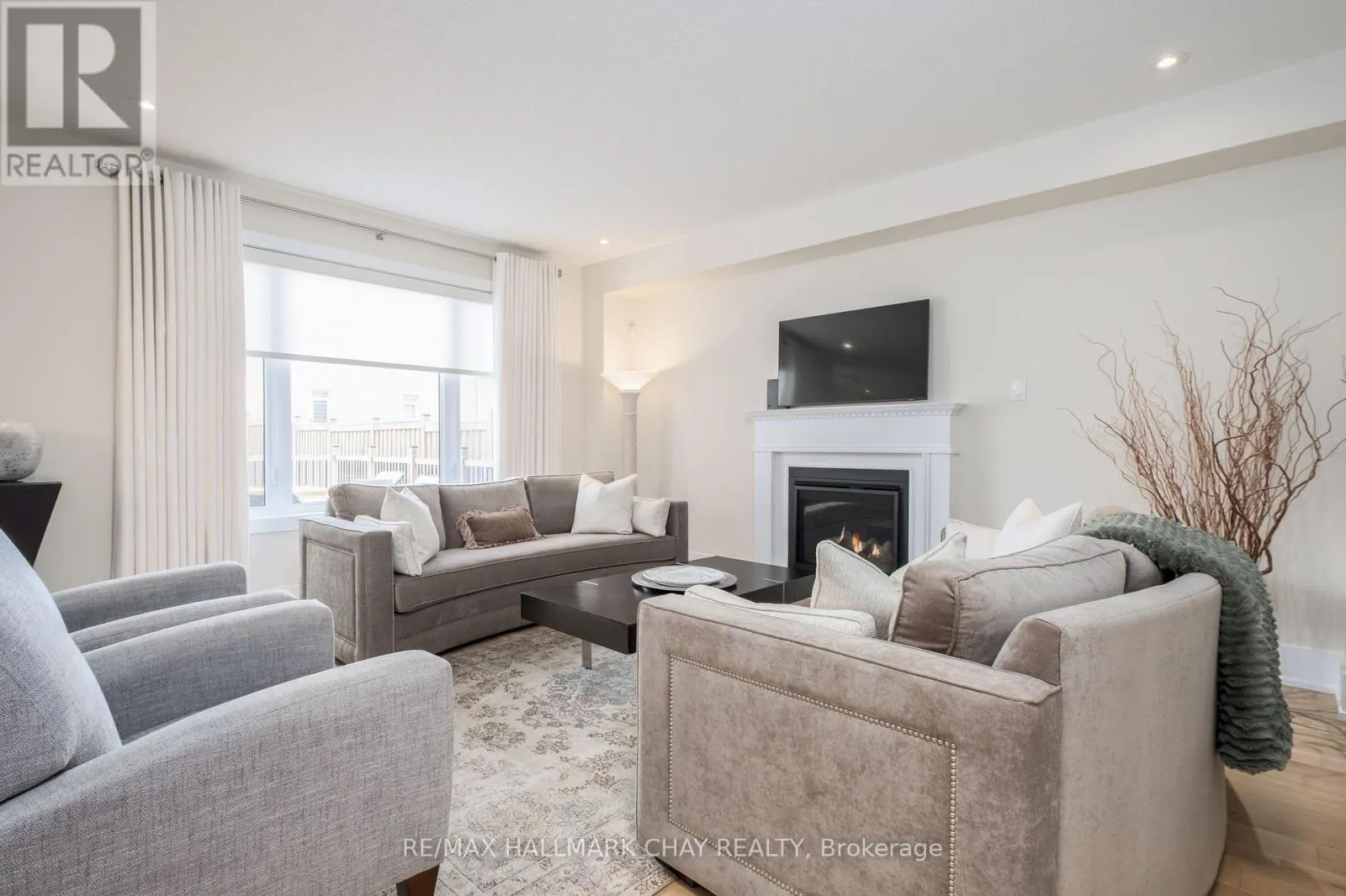 38 RUGMAN CRESCENT