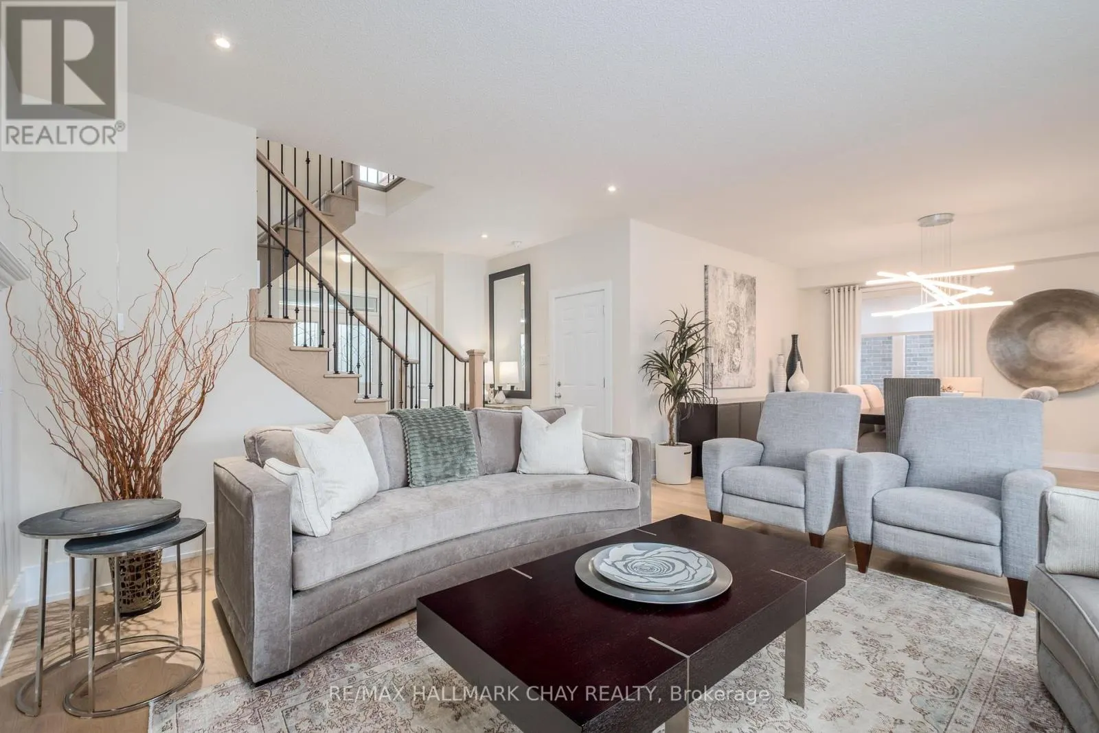 38 RUGMAN CRESCENT