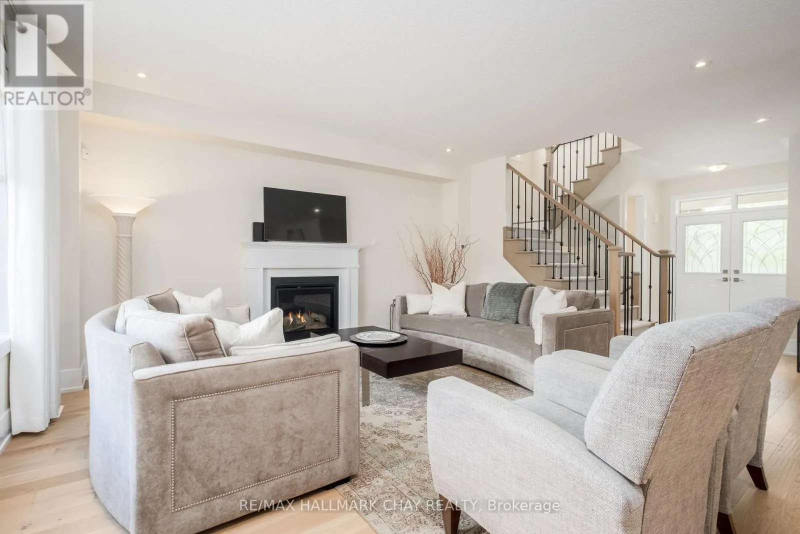 38 RUGMAN CRESCENT