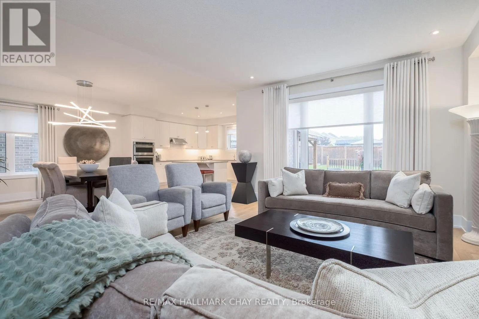 38 RUGMAN CRESCENT