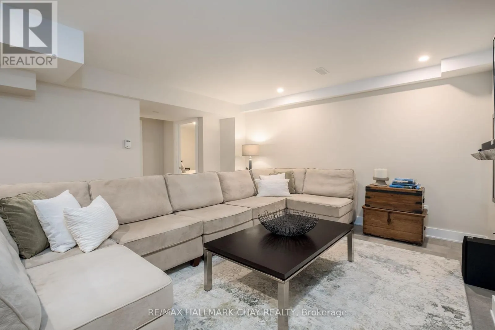 38 RUGMAN CRESCENT