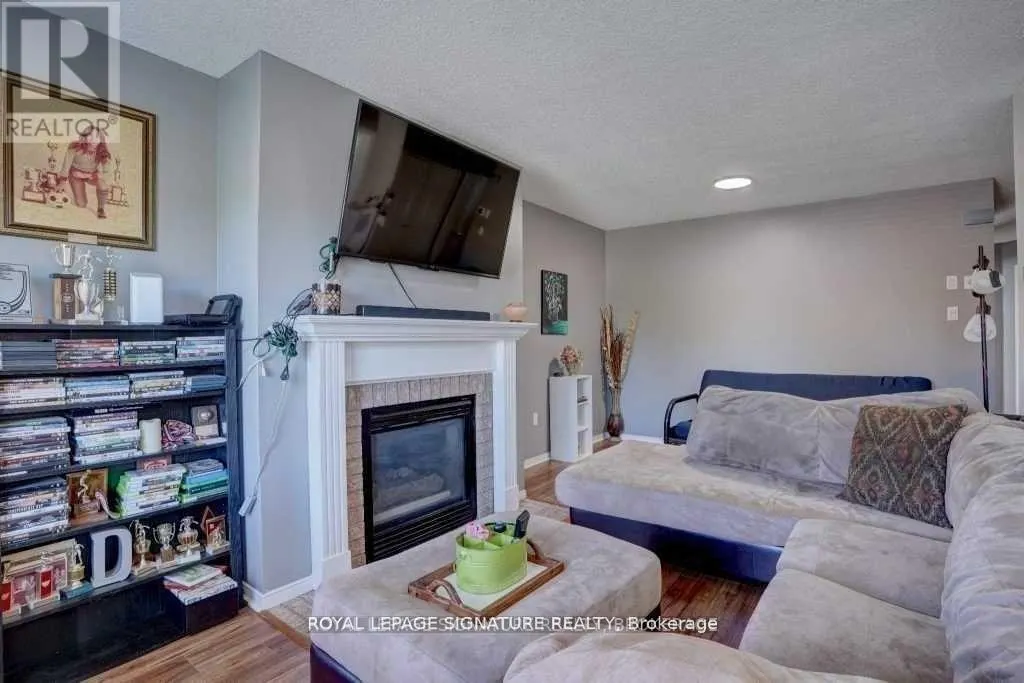 MAIN - 47 ACORN CRESCENT