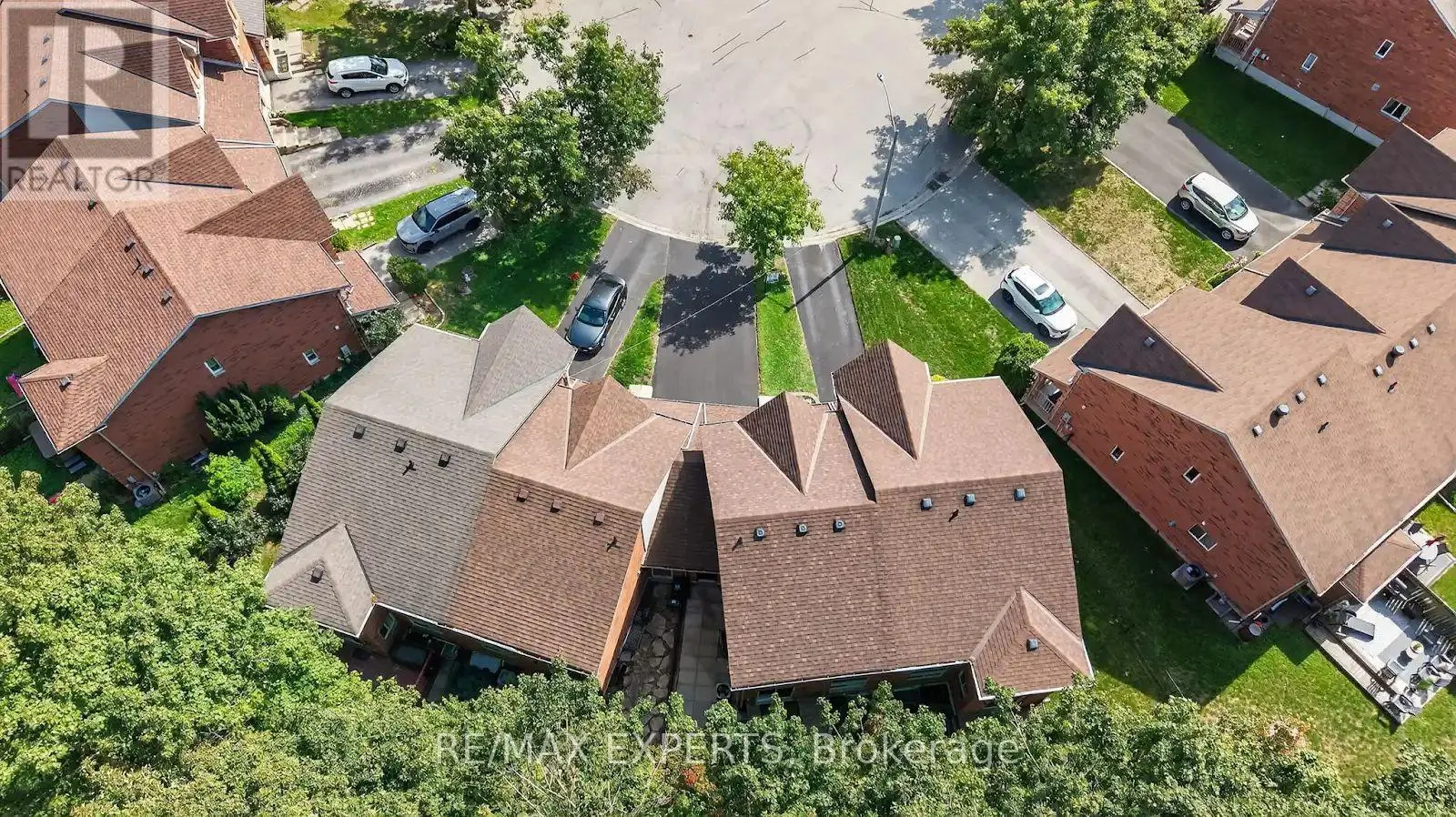 32 HUITEMA COURT