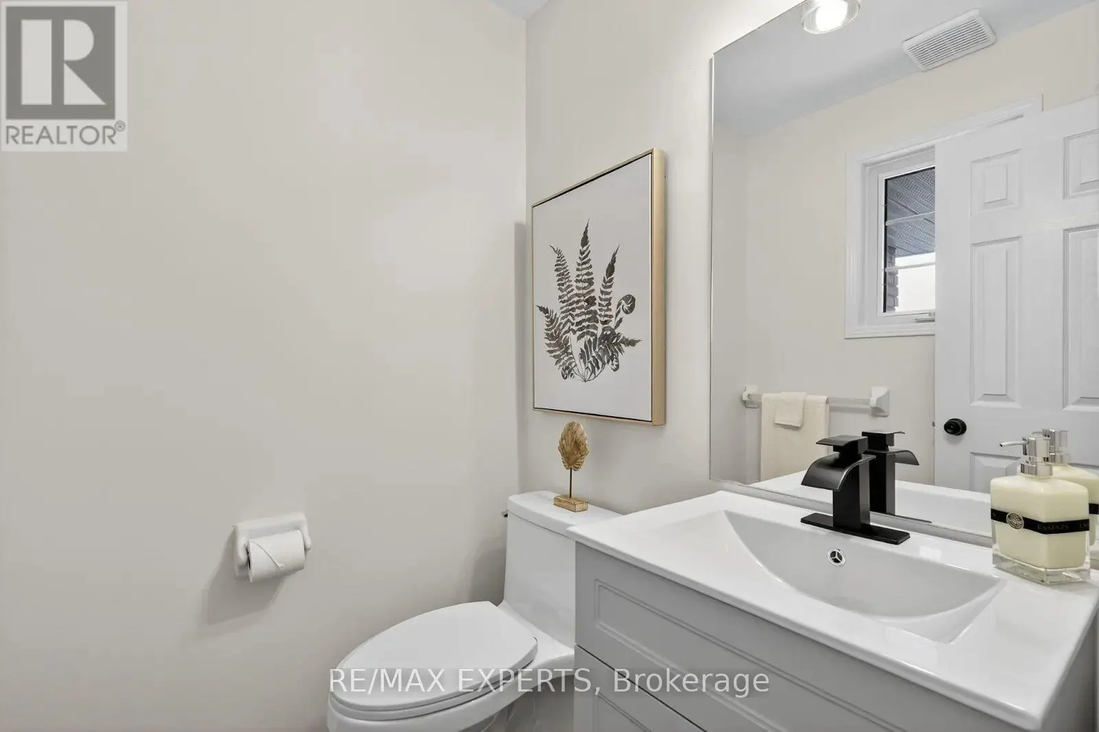 32 HUITEMA COURT