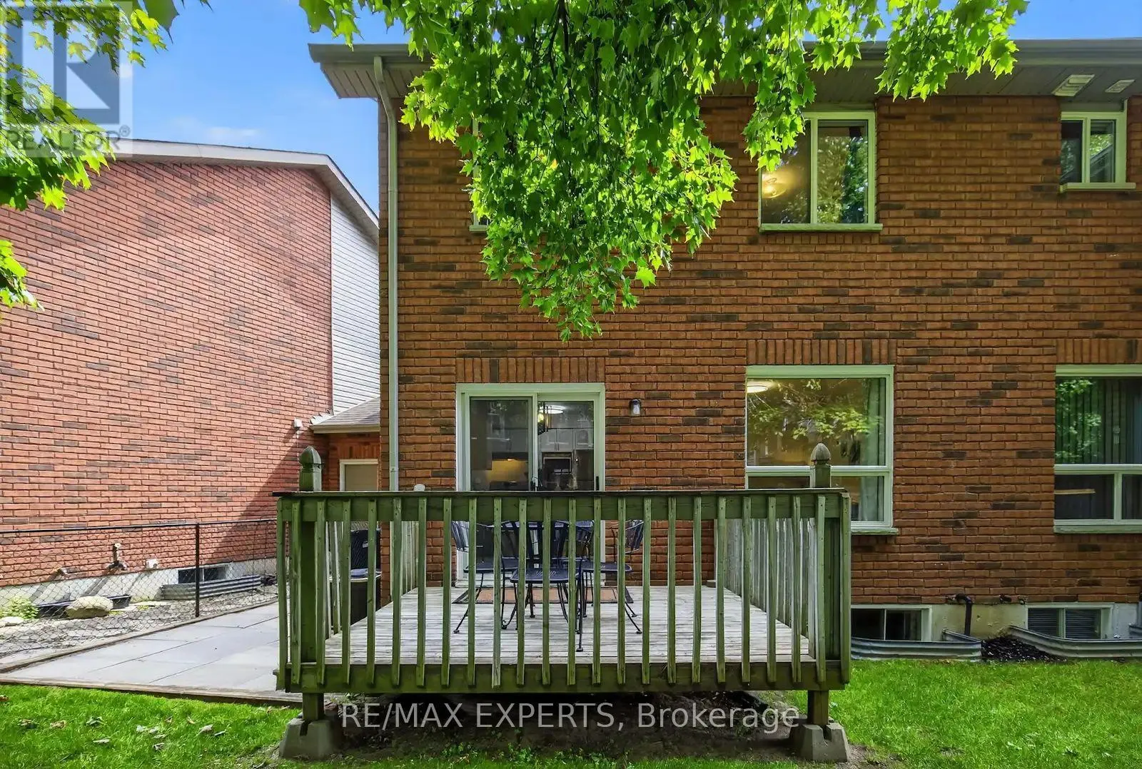 32 HUITEMA COURT
