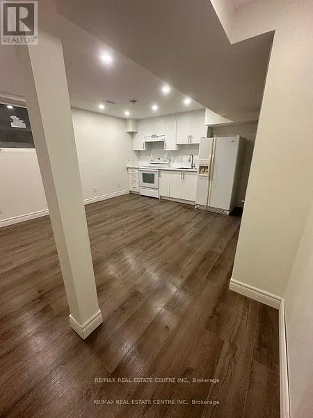 14 LINDSAY COURT