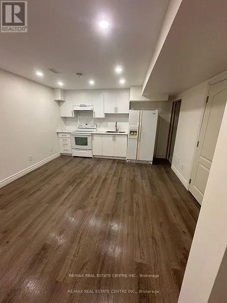 14 LINDSAY COURT