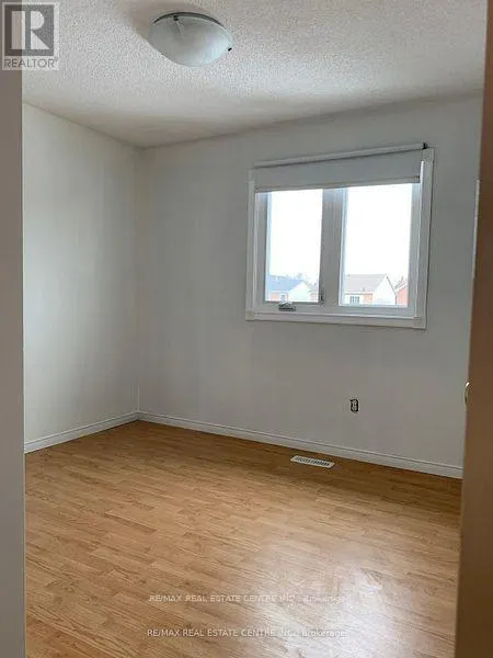 14 LINDSAY COURT