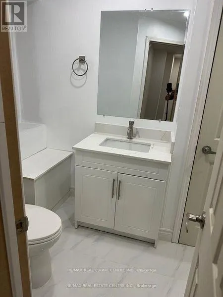 14 LINDSAY COURT