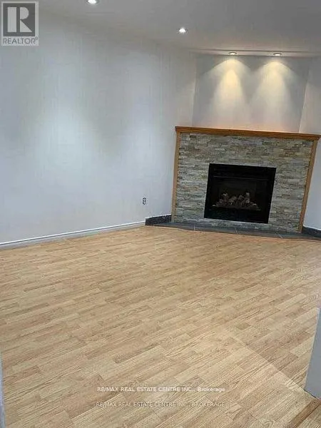 14 LINDSAY COURT