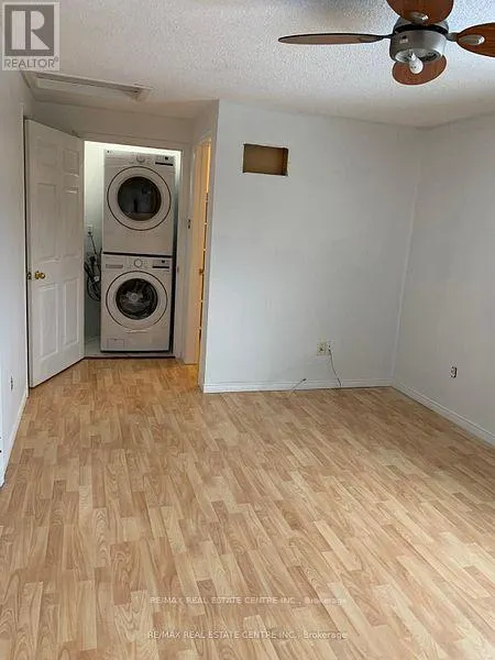 14 LINDSAY COURT