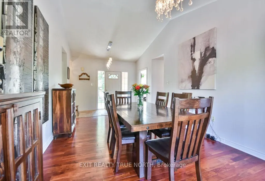 28 NICHOLSON CRESCENT